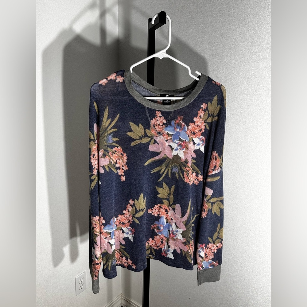 A&I size 1X long sleeve top